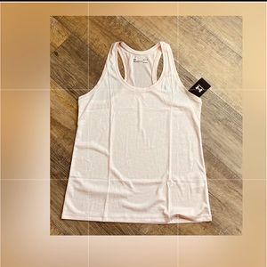 Under Armour Light Peachy-Pink Top Size Large NWT 🌿🆕🌿